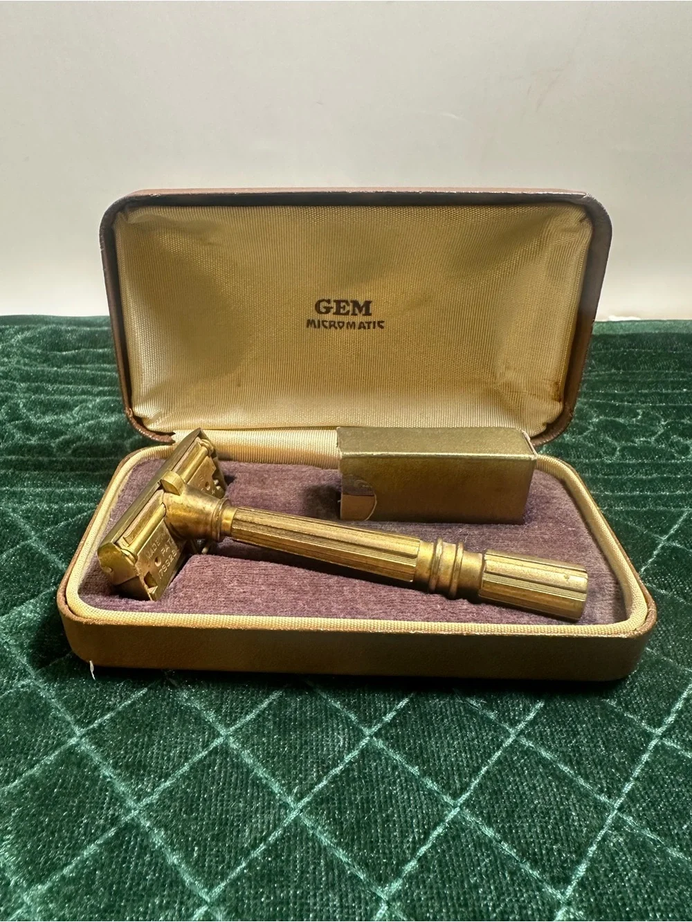 Vintage GEM Micromatic Brass Safety Razor with Presentation Case